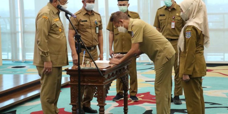Walikota Lantik 301 Pejabat Fungsional, Ini Bentuk Penyederhanaan Birokrasi