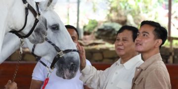 Diajari Prabowo Berkuda, Gibran: Siap Bapak