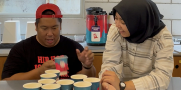 Pecah! Dapat Emas dan Uang di #FlipTheCup Challenge ala Jago Coffee