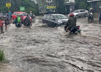 genangan air di jalan tangsel