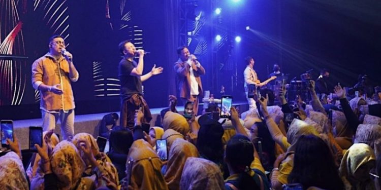 ‘Soulmate’ Kahitna, Lagu Lawas Tentang Kasih Tak Sampai yang Bikin Penonton Baper