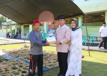 Komandan Kodim 0602/Serang Bagikan Hewan Kurban ke Warga dan Ponpes