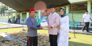 Komandan Kodim 0602/Serang Bagikan Hewan Kurban ke Warga dan Ponpes
