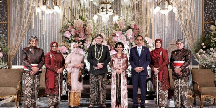 Anies Nikahkan Putri Tercinta, Jokowi Hadir Berikan Doa