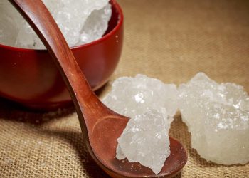 Gula Batu Lebih Sehat dari Gula Pasir, Mitos atau Fakta?