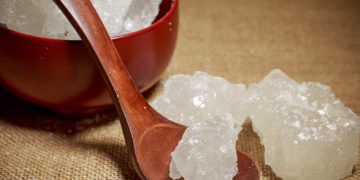 Gula Batu Lebih Sehat dari Gula Pasir, Mitos atau Fakta?