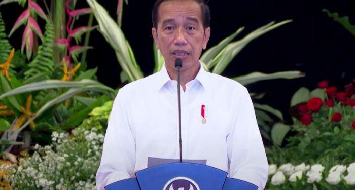 Jokowi Perintahkan Jamaah Haji yang Tiba di Indonesia Divaksin Booster