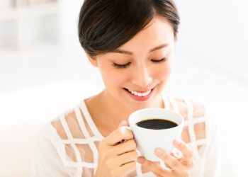 Minum Kopi Saat Stres, Meredakan Atau Justru Bikin Makin Galau?