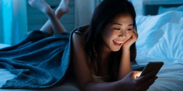 Yuk, Cari Tahu Sisi Baik dan Buruk Sleep Call untuk Pasangan LDR