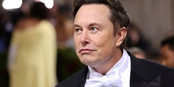 Tesla-Elon Musk