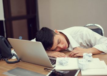 tidur duduk