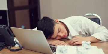 tidur duduk