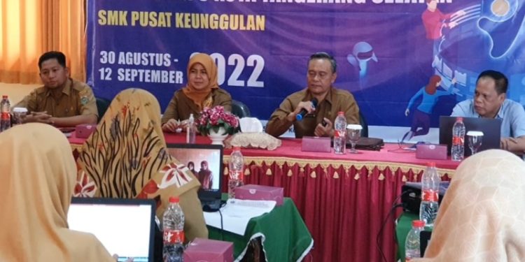 SMKN 3 Tangsel Gelar In House Training Implementasi Kurikulum Merdeka