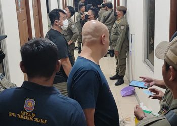 Tim Gagak Hitam Satpol PP Kota Tangsel Gelar Operasi Penegakan Perda No 09 Tahun 2012