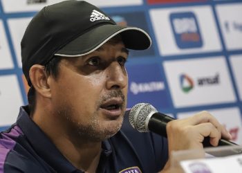 Pelatih Persita Tangerang Angel Alfredo Vera