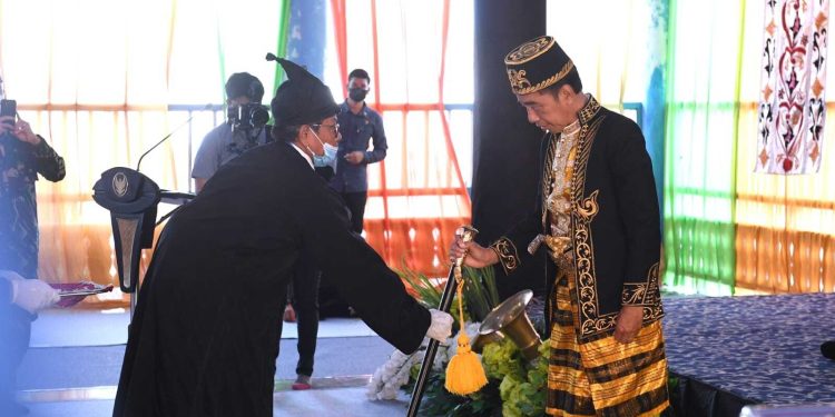 Presiden Jokowi Dianugerahi Gelar Kehormatan Adat Kesultanan Buton