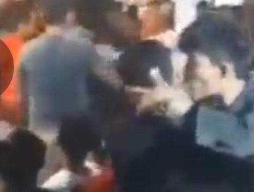 Viral! Video Pria Bermesraan Sesama Jenis di Kafe