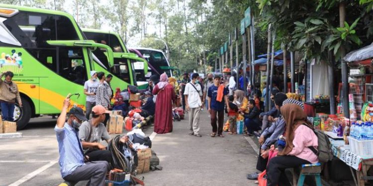 Harga BBM Naik, Beli Tiket Bus di Kota Tangerang Jadi Makin Mahal
