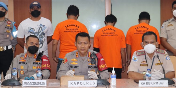 Gagal Selundupkan Benih Lobster, Tiga Pria Ditangkap Polisi Bandara Soetta