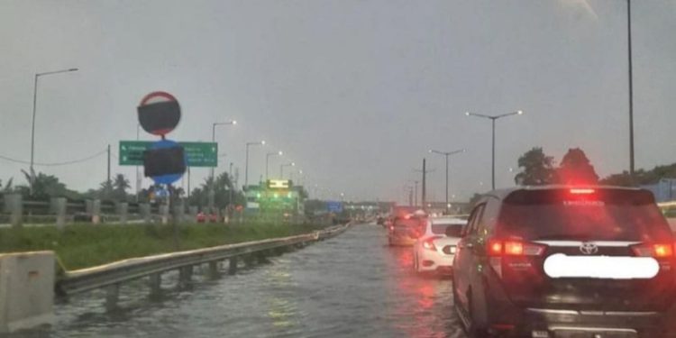 Sempat Digenangi Banjir, Tol BSD Dipastikan Normal Pagi Ini