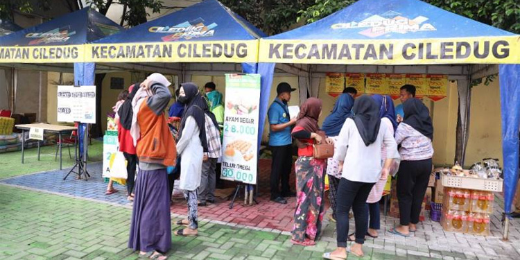 Bazar Sembako Murah Digelar, Warga: Sangat Membantu, Pusing Komoditi Naik Semua