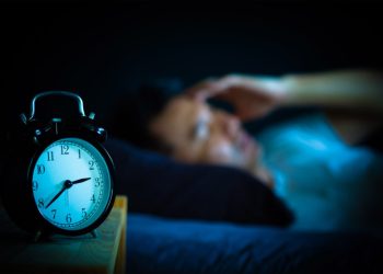 Mengungkap Mitos Terbangun Tengah Malam, Ini Penyebabnya