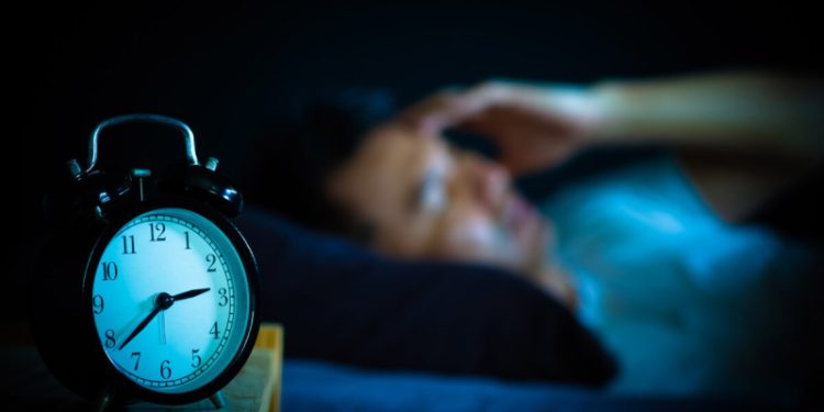 Mengungkap Mitos Terbangun Tengah Malam, Ini Penyebabnya