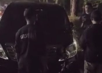 Maling Pecah Kaca Beraksi di Keramaian, Dua Mobil Mewah Jadi Sasaran