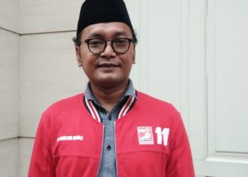 Cuitan Guntur Romli Diserbu Netizen Usai Sindir Hujan dan Banjir di Jakarta Menjelang Anies Baswedan Lengser