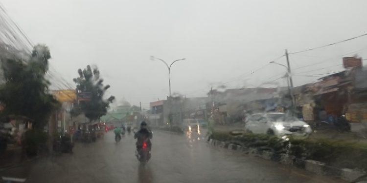 hujan di pamulang