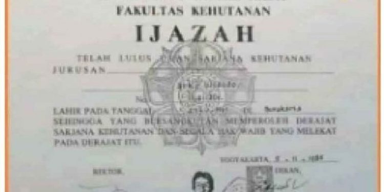 Dugaan Ijazah Palsu Jokowi Rame Dibahas di Twitter Pasca Digugat di PN! Cek Fakta Ini Jawaban Netizen