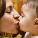 Saran Pakar Kesehatan! Jangan Biasakan Cium Bibir Anak, Ini alasannya