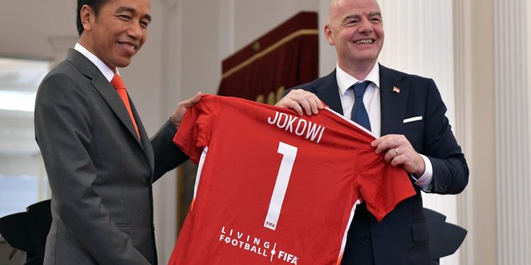 Terkait Sepak Bola Indonesia, Presiden Jokowi dan Presiden FIFA Sepakat Lakukan Transformasi Menyeluruh
