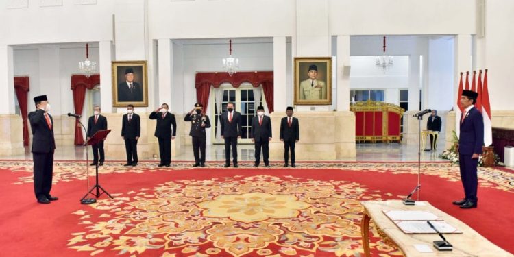 Jokowi Resmi Lantik Johanis Tanak sebagai Wakil Ketua KPK