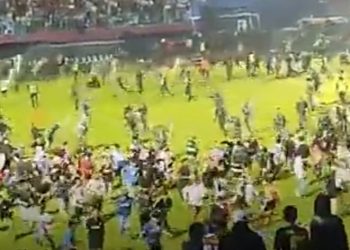 Regulasi FIFA Melarang Penggunaan Gas Pengendalian Massa di Stadion