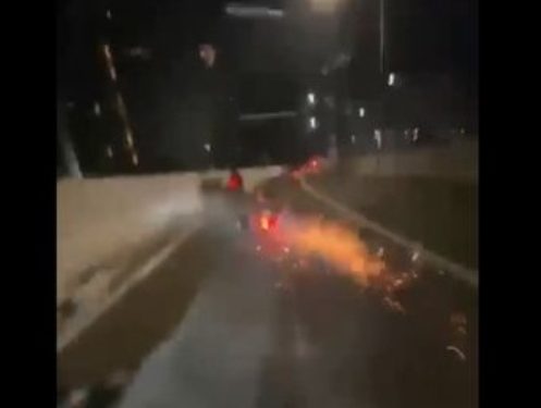 Ngeri, Viral Video Motor Jatuh Kebut-kebutan di Jalan Layang