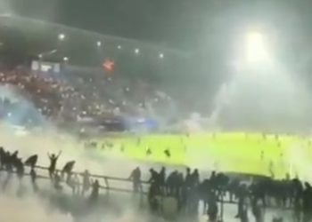 Tragedi Kanjuruhan Telan Ratusan Korban Jiwa, Begini Reaksi Bonek Mania