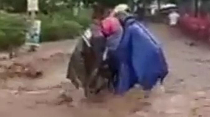Banjir Bandang di Blitar Akibatkan Longsor dan Pemukiman Warga Terendam