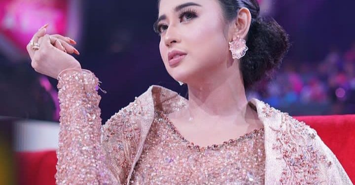 Tubuh Dewi Perssik Dipenuhi Jin? Ustaz Danu: Banyak Sekali