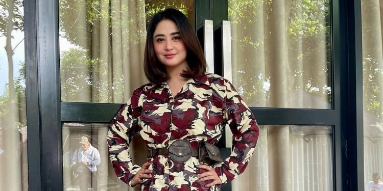 Penyanyi Dewi Perssik Laporkan Sejumlah Akun Penggemar Lesti-Billar ke Polisi, Ini Kasusnya