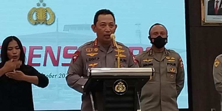 Polri Berhasil Bawa 3 DPO Judi Online Dari Kamboja