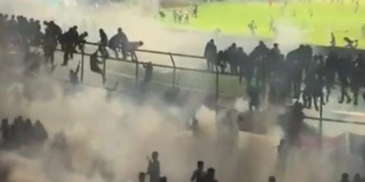 Simak, Ini Bahaya Gas Air Mata menurut Pakar