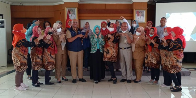 Belajar Public Speaking Bersama Kak Ivy, Bu Lurah Sempat Grogi