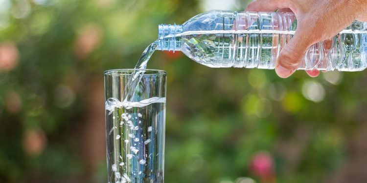 Cek Fakta! Minum Air Putih Saat Perut Kosong Jadi Alternatif Penyembuhan Penyakit