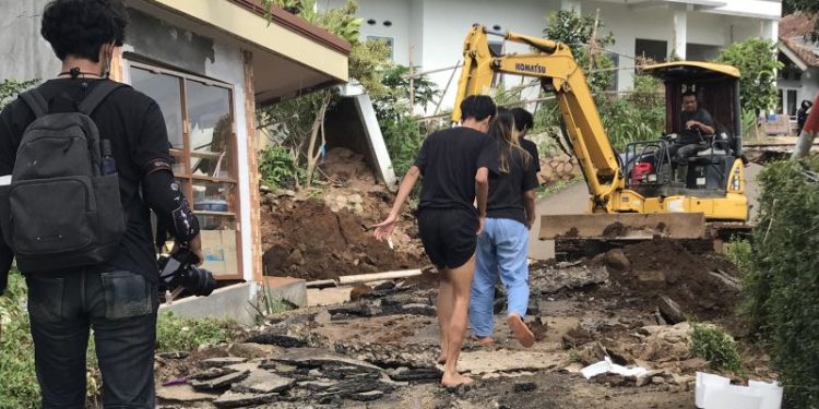 Gempa Susulan Bikin Jalan di Cisarua Kembali Ambles