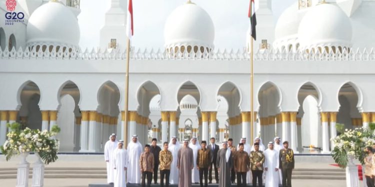 Presiden Jokowi dan MBZ Resmikan Masjid Raya Sheikh Zayed Solo