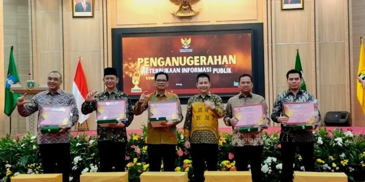 Pemkot Tangsel Sabet Penghargaan Badan Publik Informatif 2022