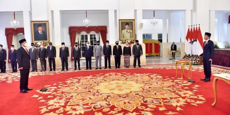 Jokowi Lantik Utusan Khusus Pengentasan Kemiskinan dan Ketahanan Pangan, Ini Namanya 