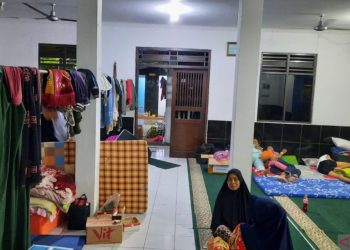 Banjir di Pasar Kemis, Ratusan Warga Mengungsi