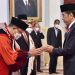 Jokowi Saksikan Pengucapan Sumpah Hakim Konstitusi